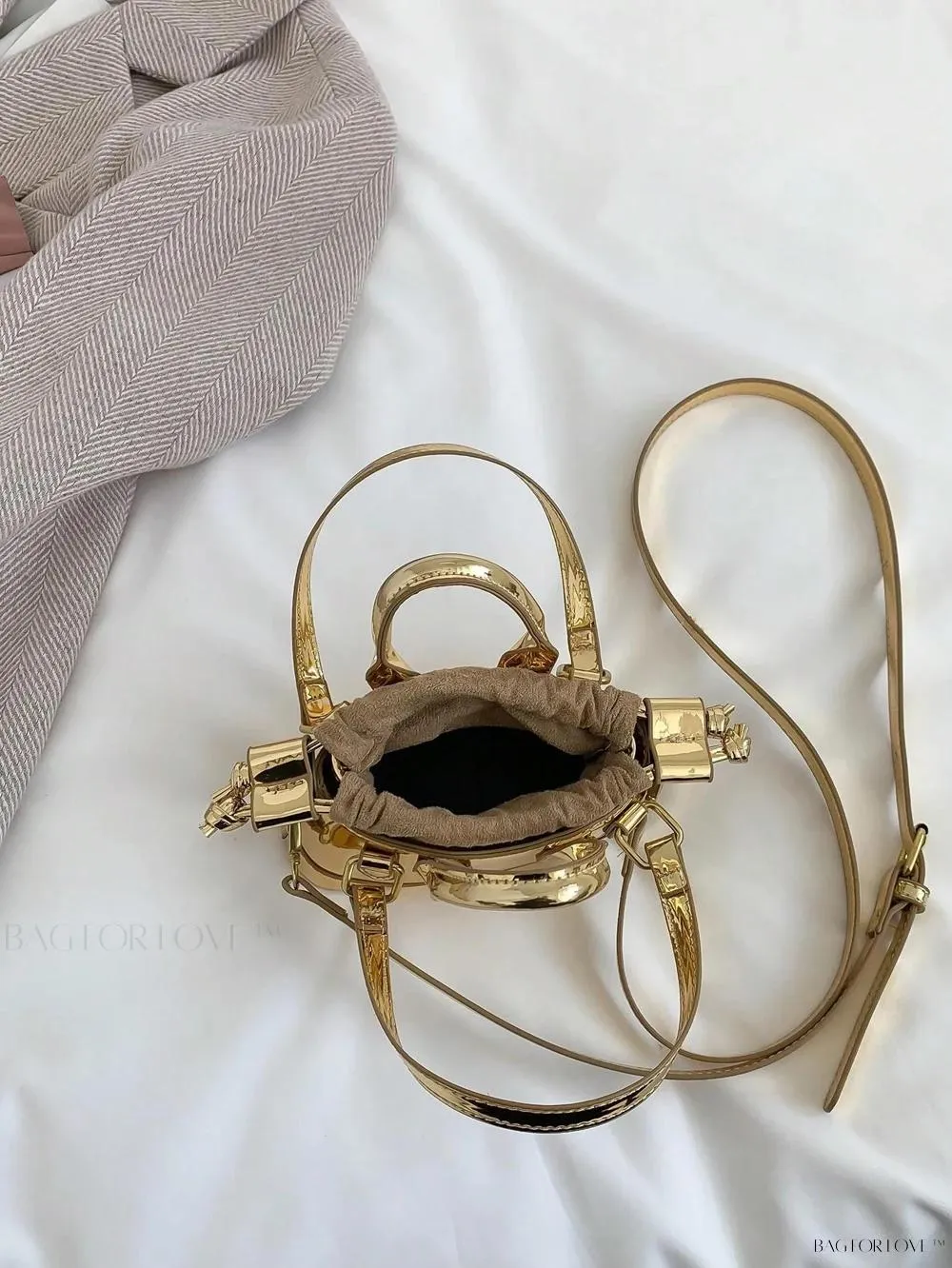 BagForLove - Lady's Little Treasure A Must-Have PU Contrast-Colored Handbag