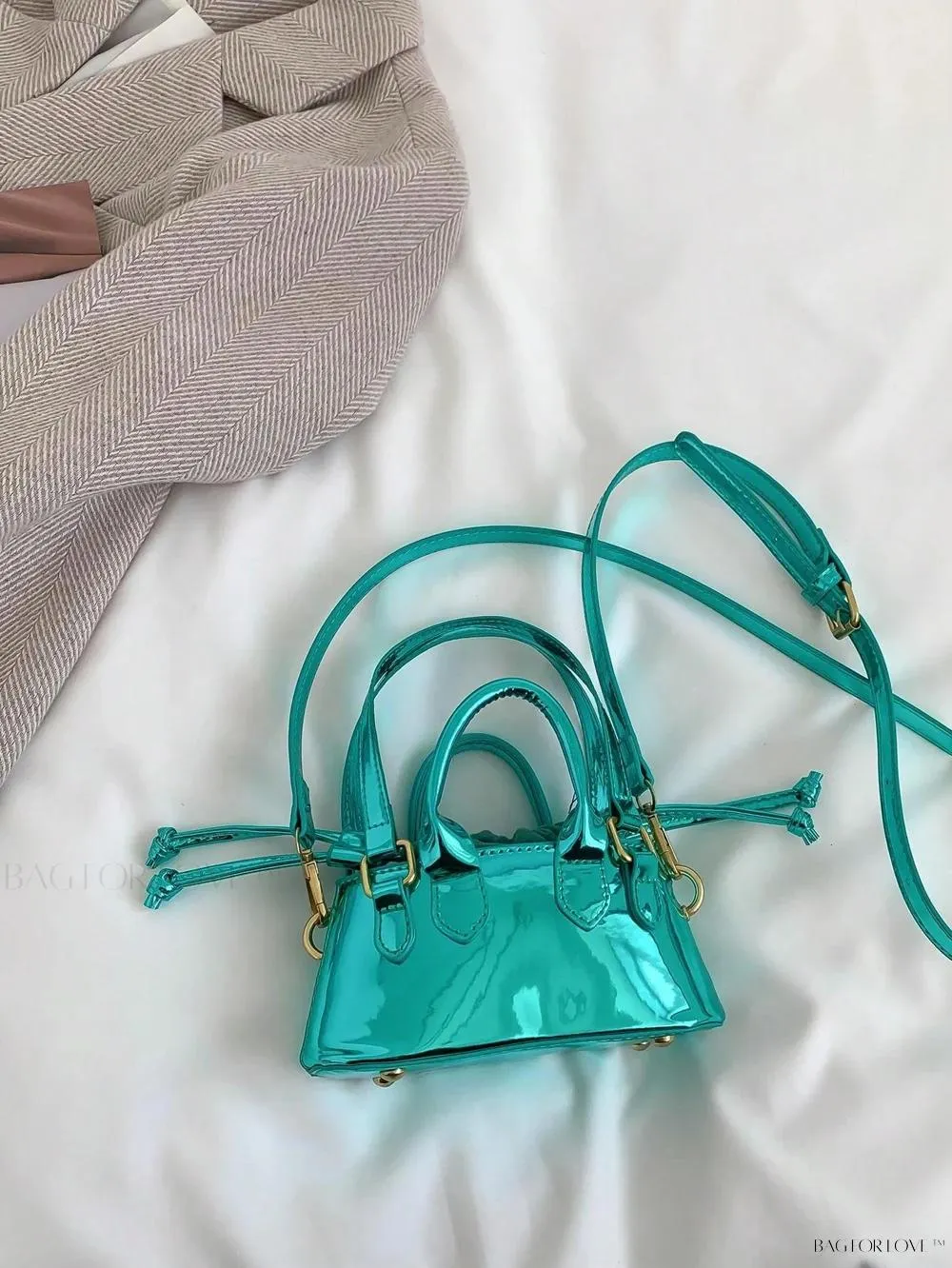 BagForLove - Lady's Little Treasure A Must-Have PU Contrast-Colored Handbag