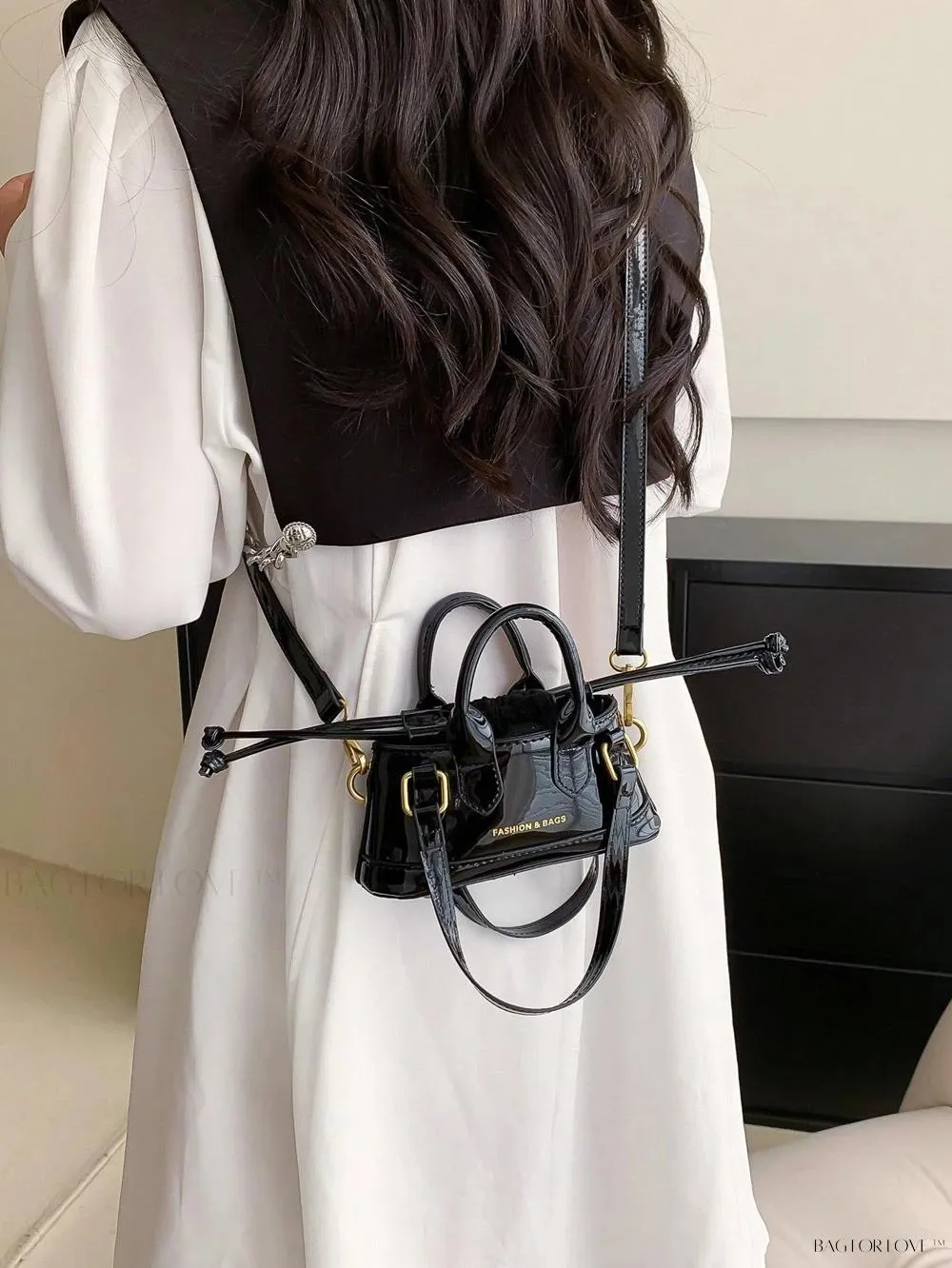 BagForLove - Lady's Little Treasure A Must-Have PU Contrast-Colored Handbag