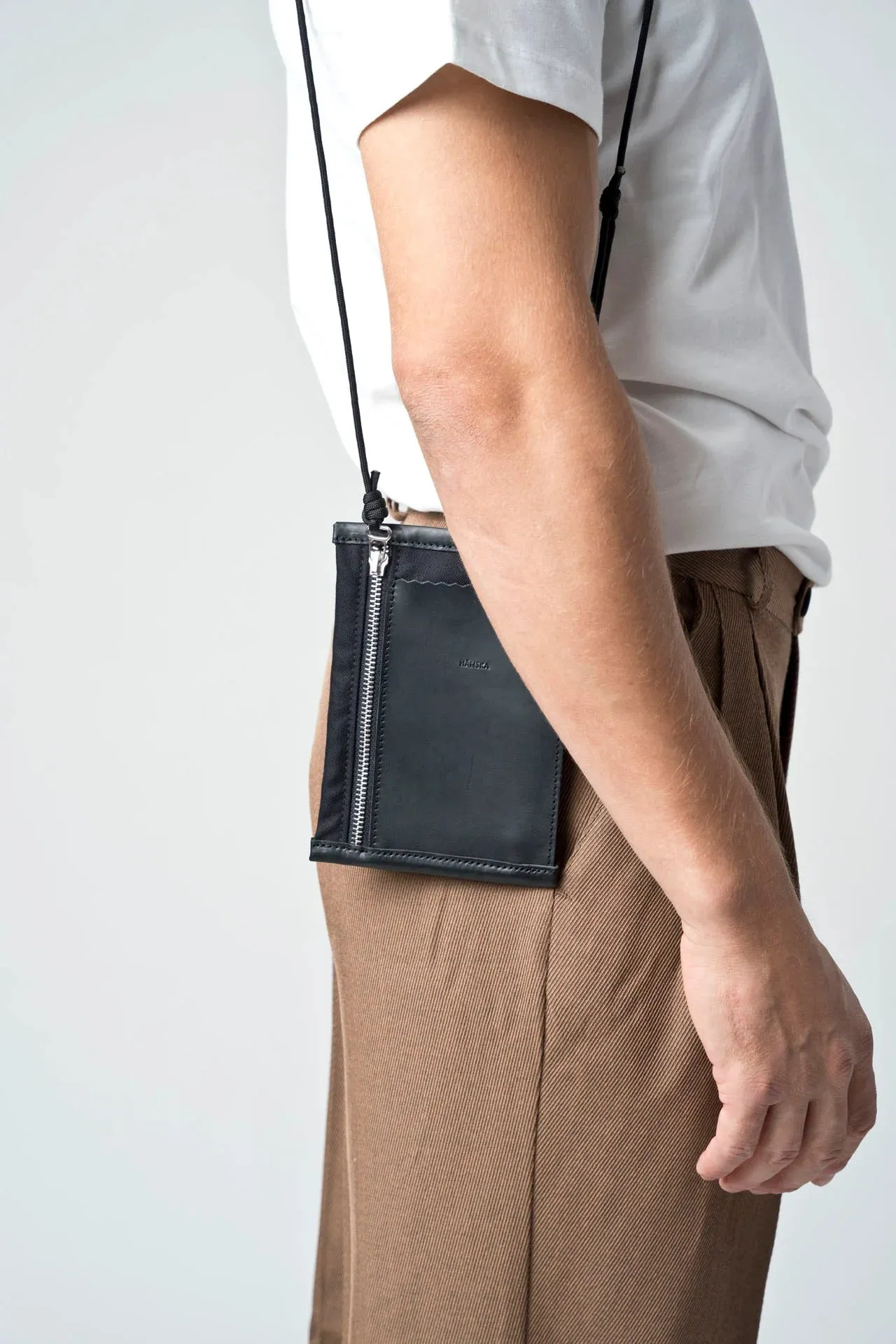 CHEST POUCH- black