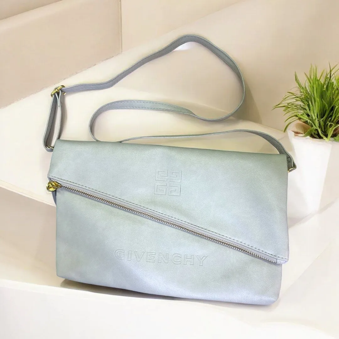 Givenchy Shoulder bag (H19 x L29 cm)