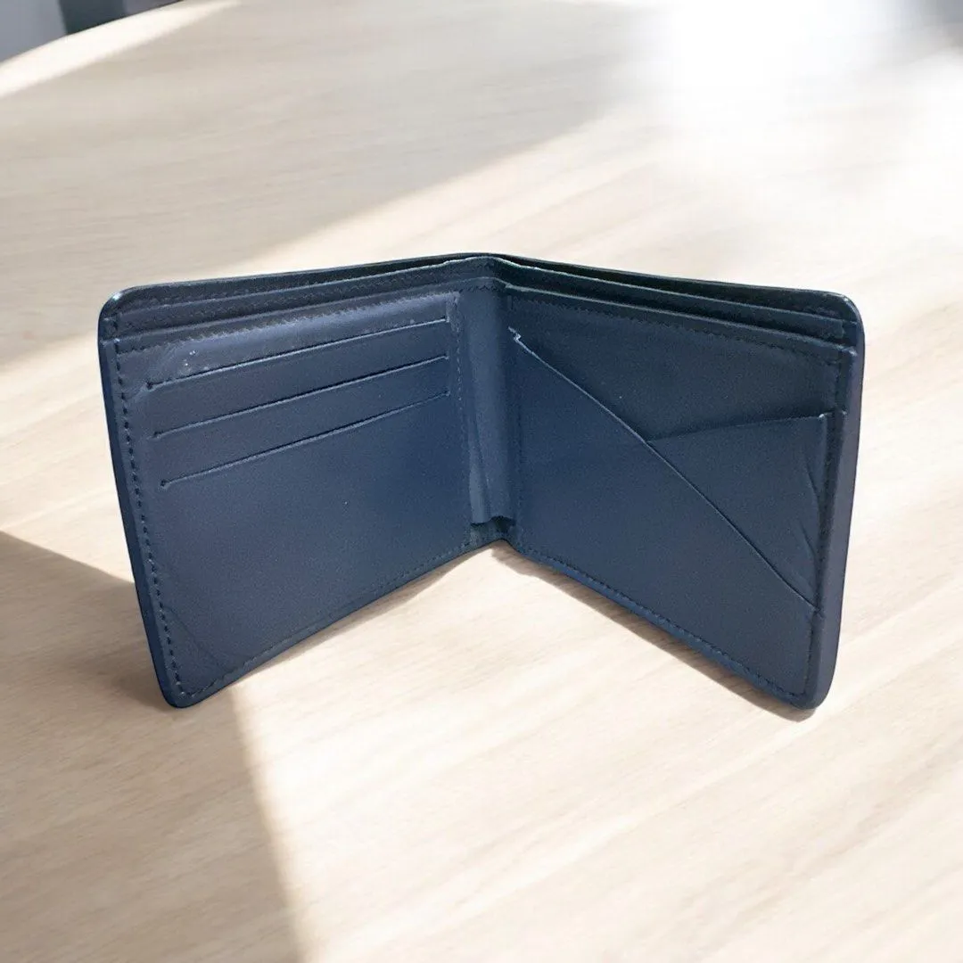 Louis Vuitton  leather Wallet (H9 x L11 cm)