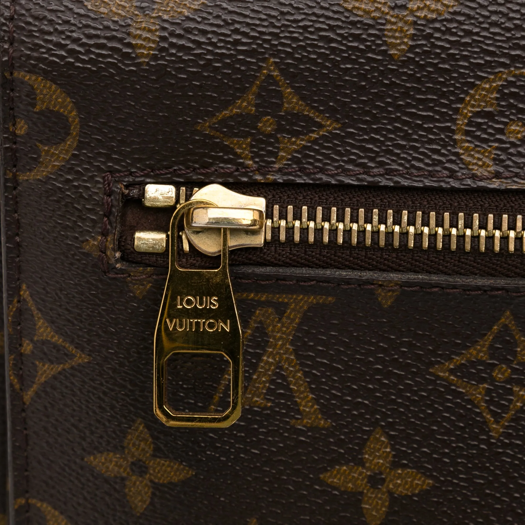Louis Vuitton Pochette Métis Monogram Canvas
