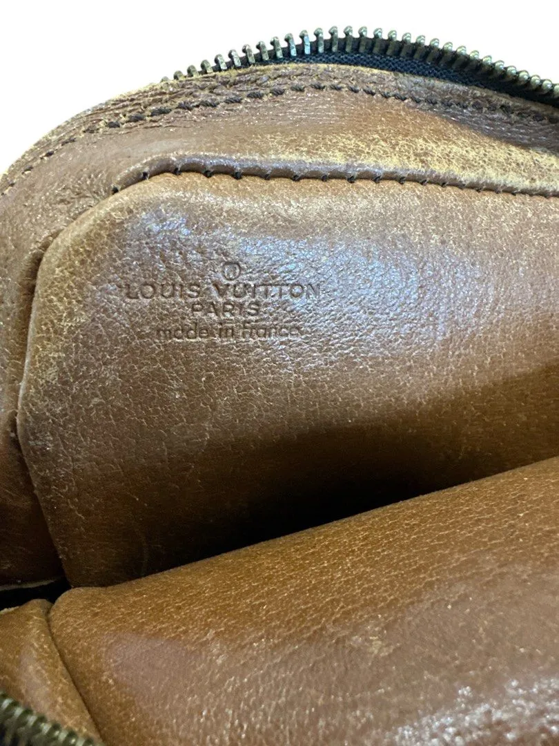 Louis Vuitton Sling Bag M40264