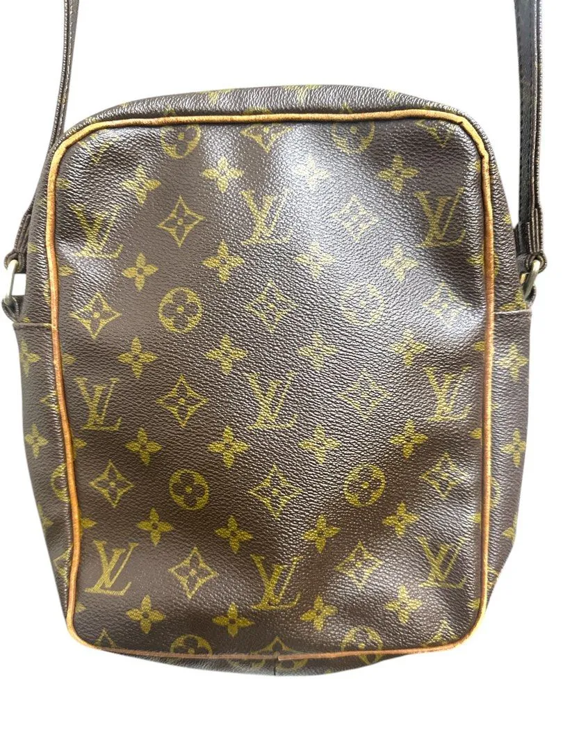 Louis Vuitton Sling Bag M40264