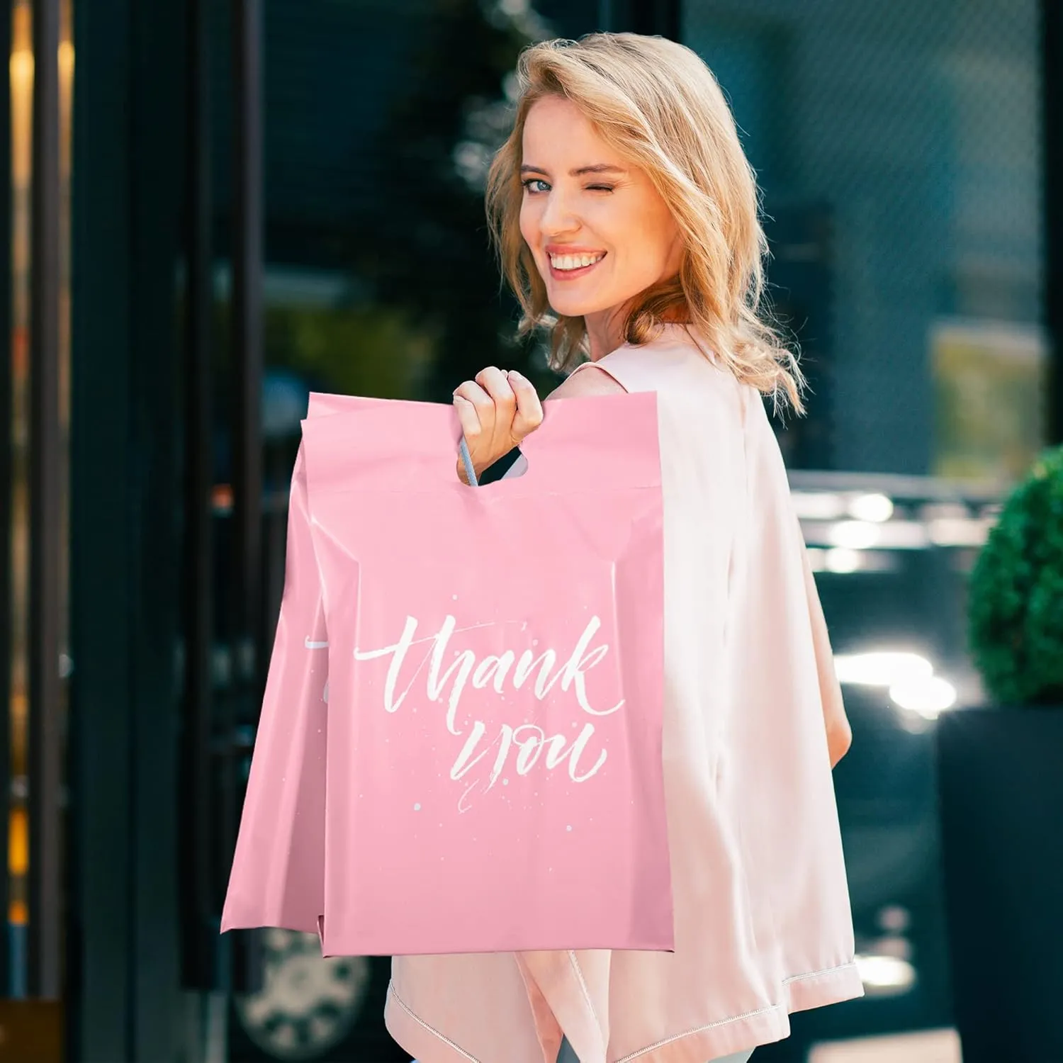 Metronic Poly Mailers 12x15.5 100 Pcs | Upgrade Design Shipping Bags with Handle | Mailing Envelopes for Clothing with Self Adhesive | Easy to Carry, Waterproof and Tear-Proof Postal Bags Light Pink