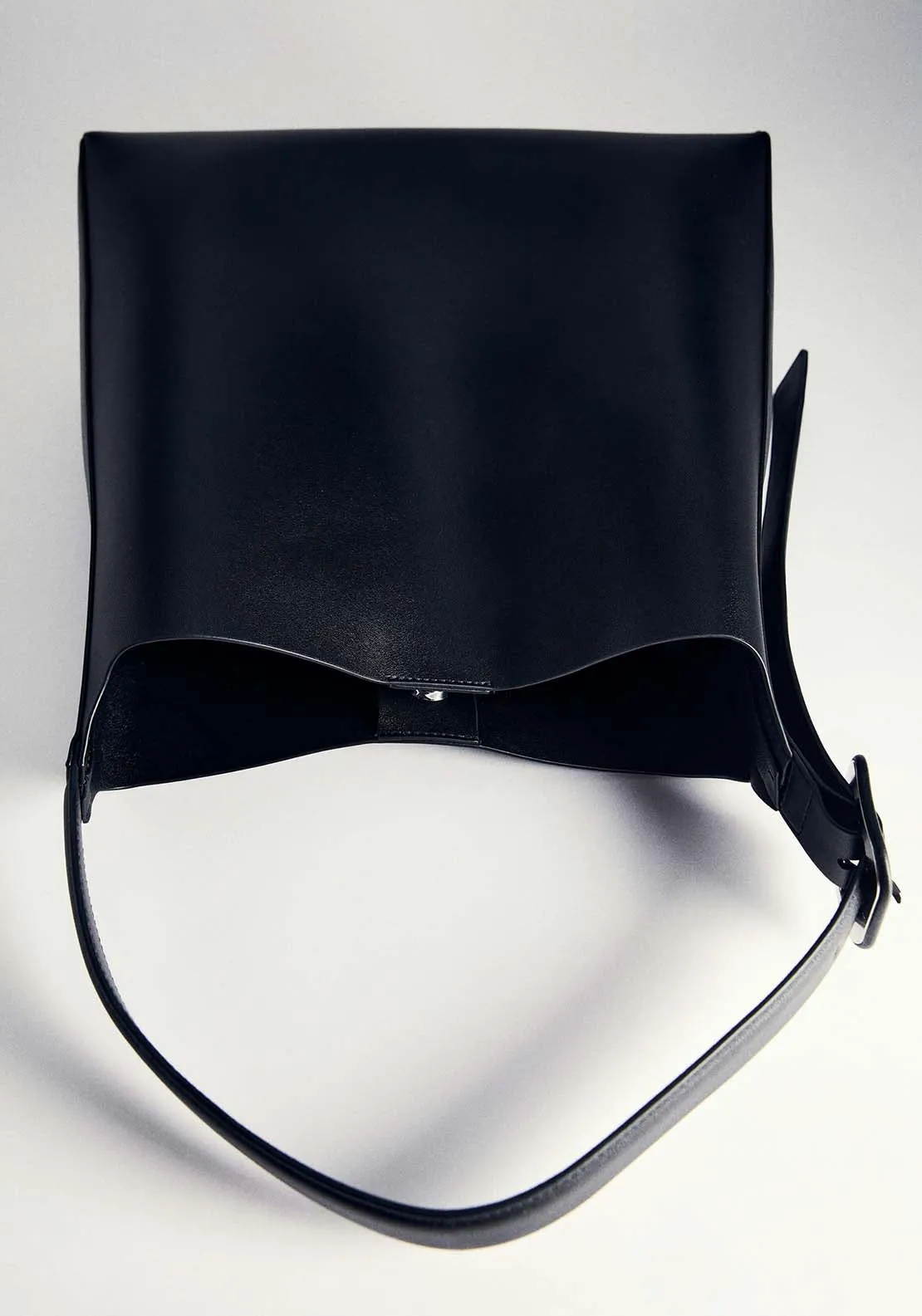Shopper bag with buckle - Black