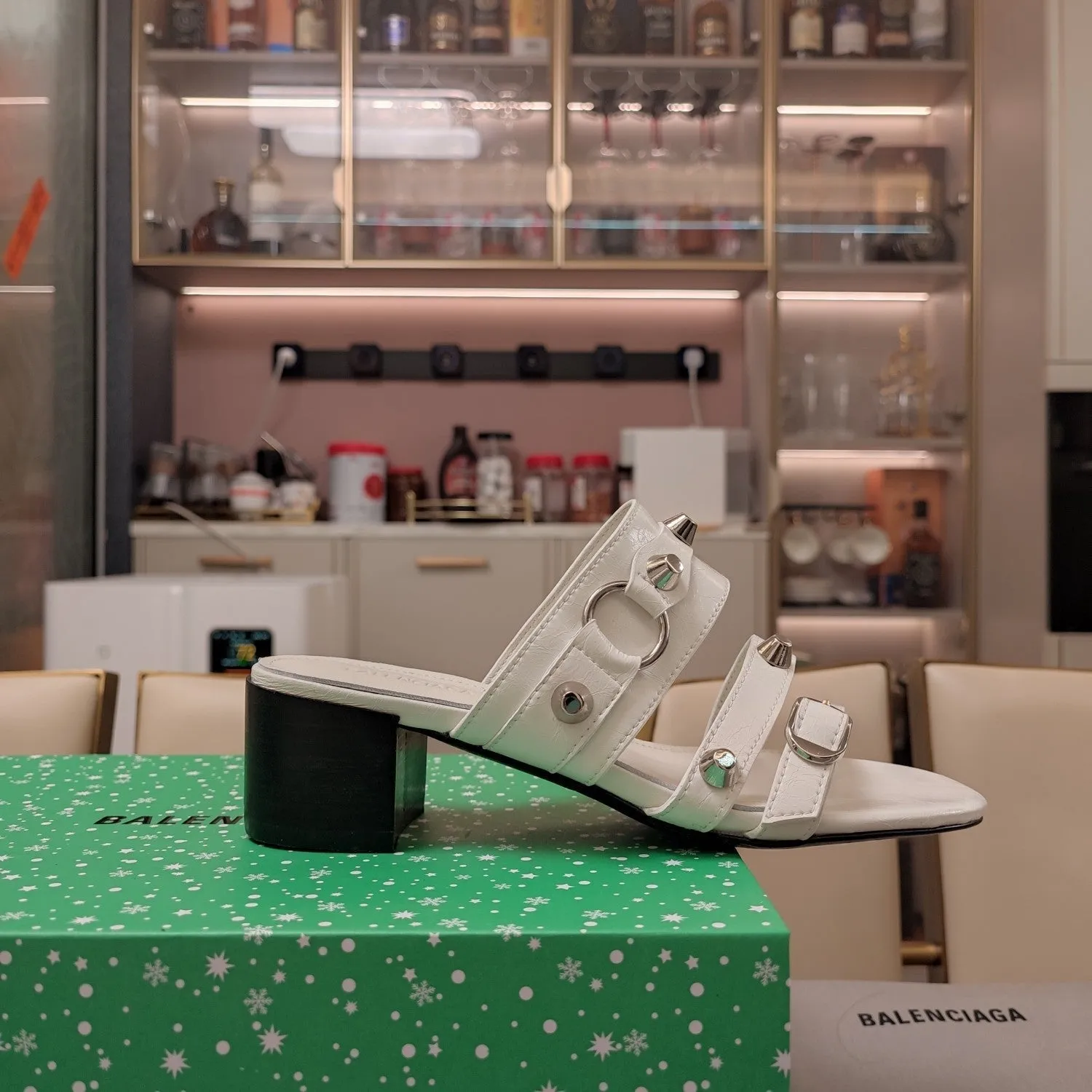 Special edition sale SANDALS IN WHITE MEDIUM Balanciaga STUDDED WAX-OIL Fully equipped SHEEPSKIN STRAPPY HEELED
