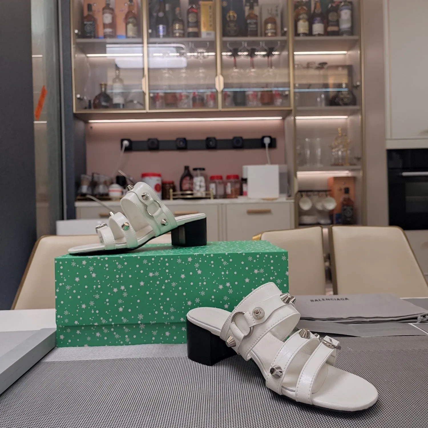 Special edition sale SANDALS IN WHITE MEDIUM Balanciaga STUDDED WAX-OIL Fully equipped SHEEPSKIN STRAPPY HEELED