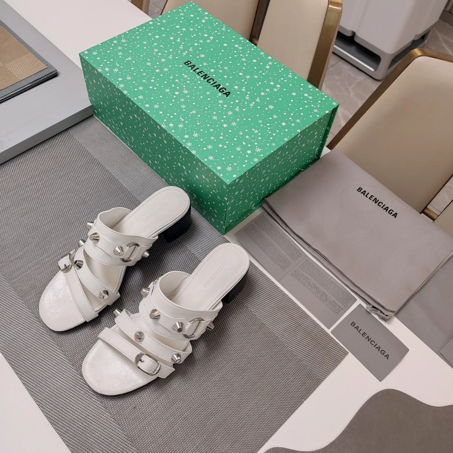 Special edition sale SANDALS IN WHITE MEDIUM Balanciaga STUDDED WAX-OIL Fully equipped SHEEPSKIN STRAPPY HEELED