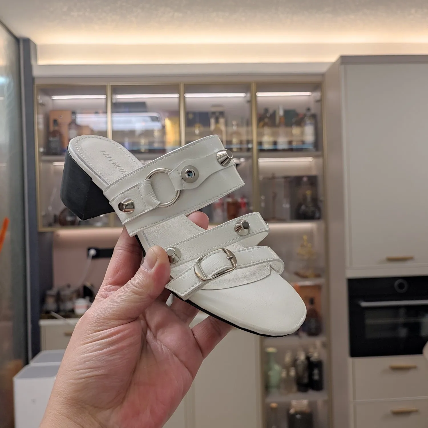 Special edition sale SANDALS IN WHITE MEDIUM Balanciaga STUDDED WAX-OIL Fully equipped SHEEPSKIN STRAPPY HEELED