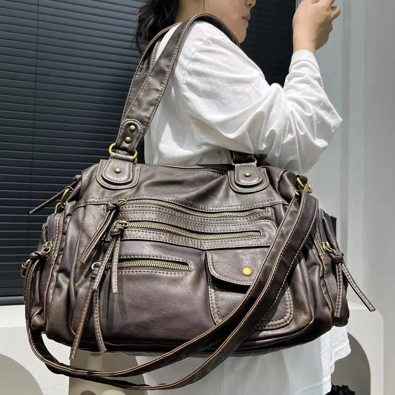 Y2K Leather Multi-Compartment Zipper Handbag